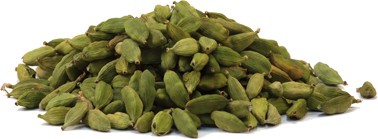 Cardamom in der Schale ganz grün